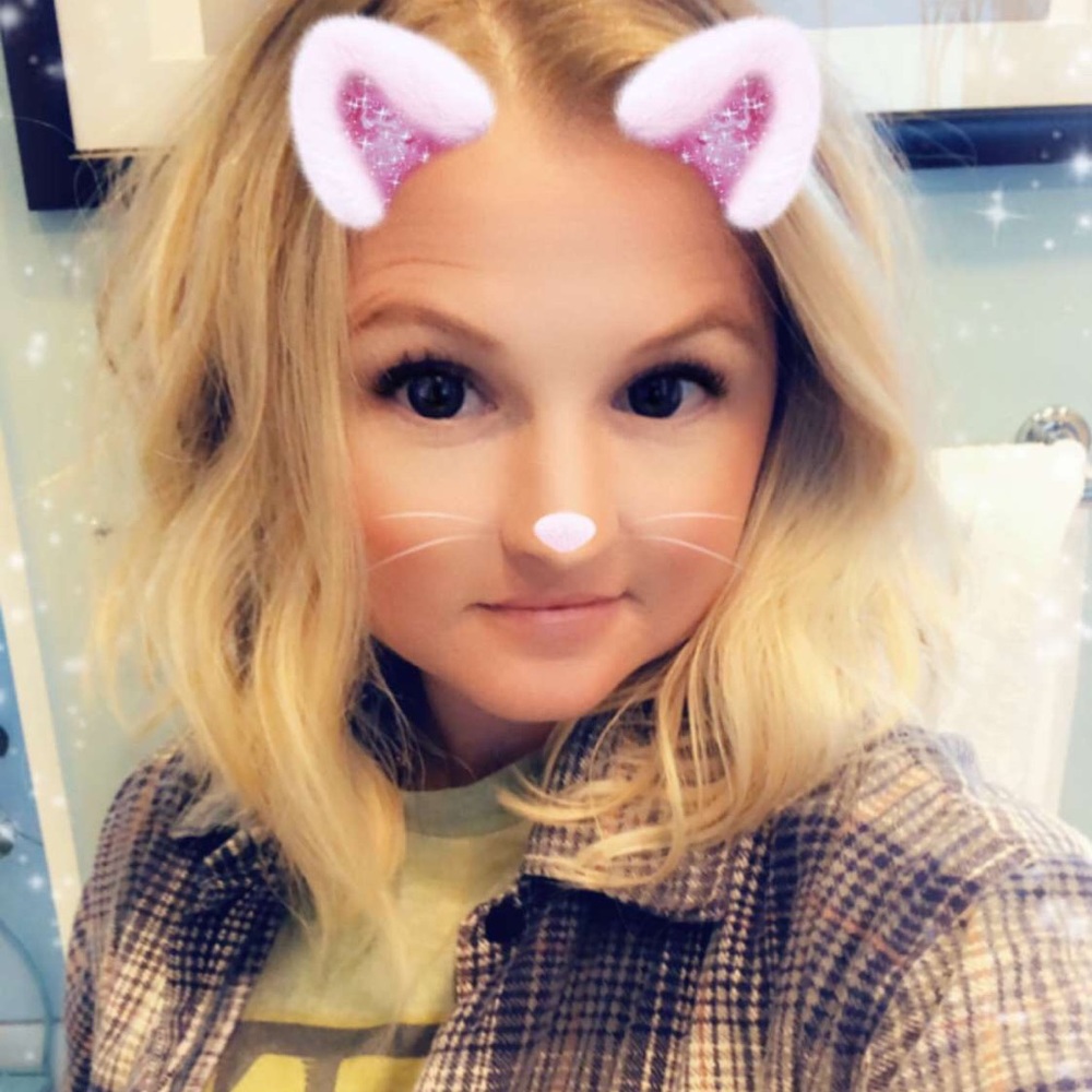 Meet your Posher, Roxy